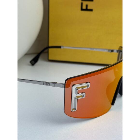 NEW Fendi FE40168U FF Cutout Mask Sunglasses in Red Mirror main image 8